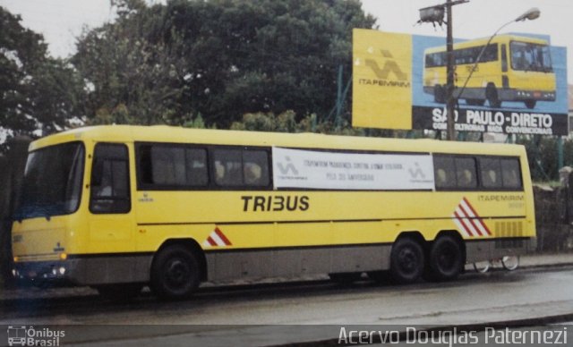Viação Itapemirim 30081 na cidade de Curitiba, Paraná, Brasil, por Douglas Paternezi. Número da foto: #5909858.