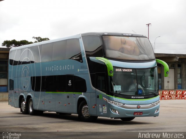 Viação Garcia 8631 na cidade de Curitiba, Paraná, Brasil, por Andrew Moraes. Número da foto: #5936231.