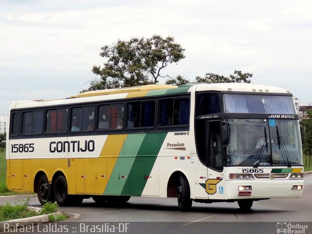 Empresa Gontijo de Transportes 15865 na cidade de Brasília, Distrito Federal, Brasil, por Rafael Caldas. ID da foto: 5938406.