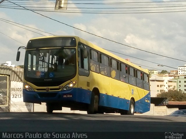 Transpratur Urbano 057 na cidade de Divinópolis, Minas Gerais, Brasil, por Marcos Paulo de Souza Alves. Número da foto: #5938941.