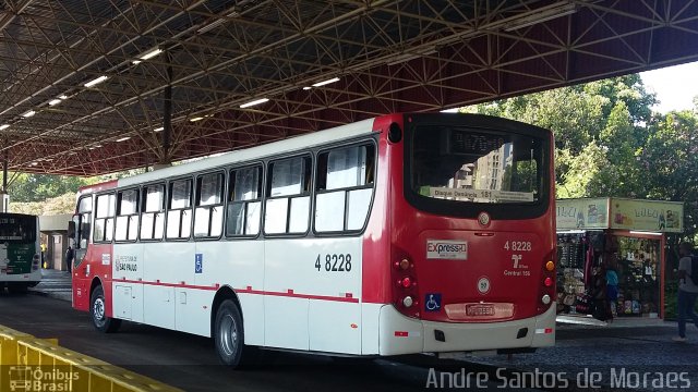 Express Transportes Urbanos Ltda 4 8228 na cidade de São Paulo, São Paulo, Brasil, por Andre Santos de Moraes. ID da foto: 5943716.