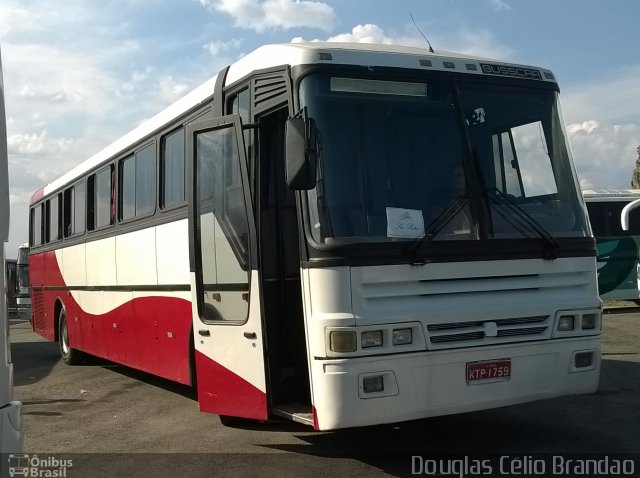 Ônibus Particulares 1759 na cidade de Caeté, Minas Gerais, Brasil, por Douglas Célio Brandao. Número da foto: #5943300.