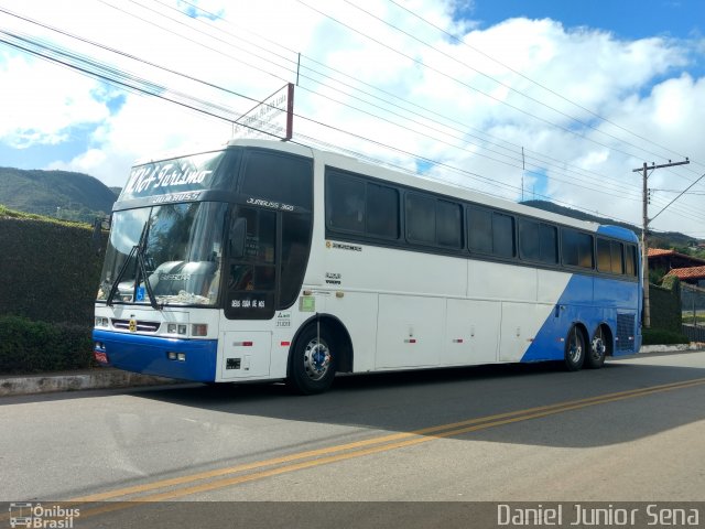 Ônibus Particulares 8304 na cidade de Ouro Preto, Minas Gerais, Brasil, por Daniel Junior Sena. Número da foto: #5949263.