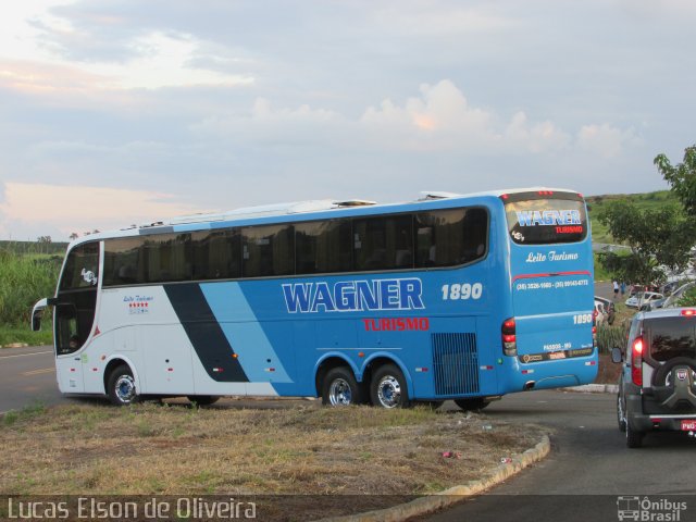 Wagner Turismo 1890 na cidade de Alfenas, Minas Gerais, Brasil, por Lucas Elson de Oliveira. Número da foto: #5913585.