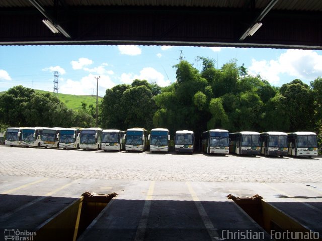 Empresa Gontijo de Transportes FROTA na cidade de Governador Valadares, Minas Gerais, Brasil, por Christian  Fortunato. Número da foto: #5951457.
