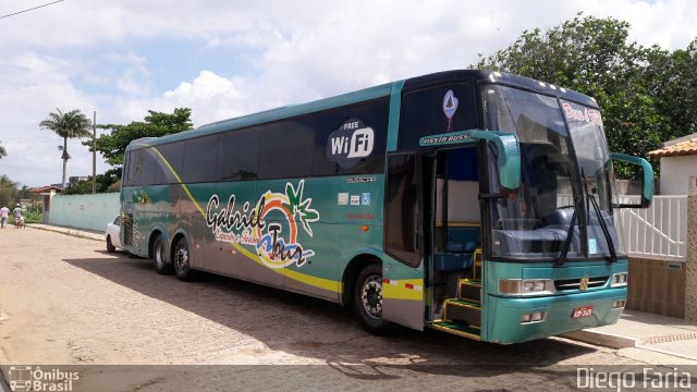 Ônibus Particulares 33529 na cidade de Estância, Sergipe, Brasil, por Diego Faria. Número da foto: #5954925.