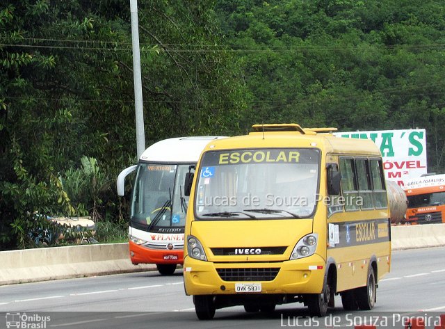 Escolares 5831 na cidade de Guarapari, Espírito Santo, Brasil, por Lucas de Souza Pereira. ID da foto: 5954682.