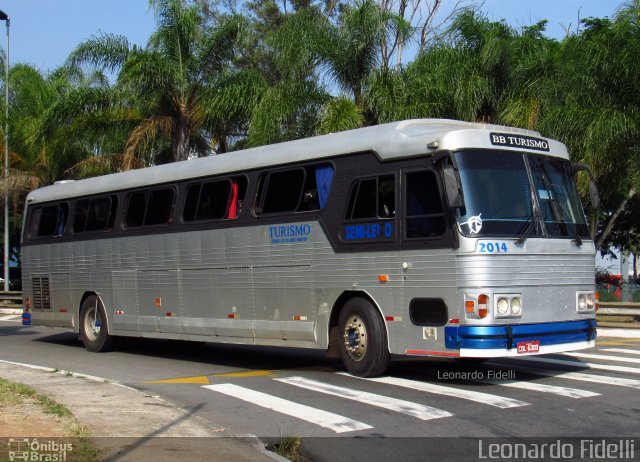 Ônibus Particulares 2014 na cidade de São Paulo, São Paulo, Brasil, por Leonardo Fidelli. ID da foto: 5955292.