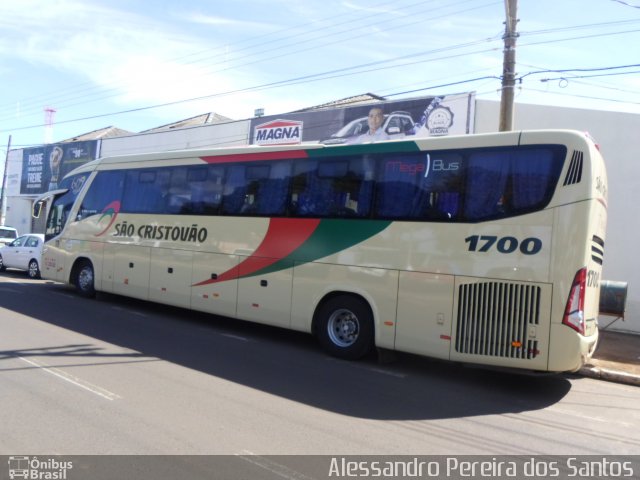 Empresa São Cristóvão 1700 na cidade de Araguari, Minas Gerais, Brasil, por Alessandro Pereira dos Santos. ID da foto: 5956128.