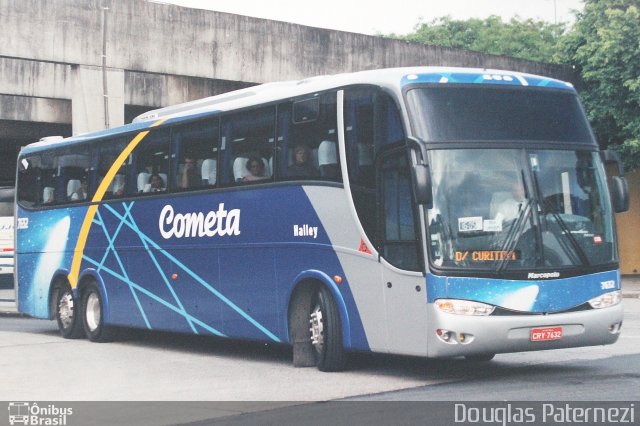 Viação Cometa 7632 na cidade de Curitiba, Paraná, Brasil, por Douglas Paternezi. Número da foto: #5964592.
