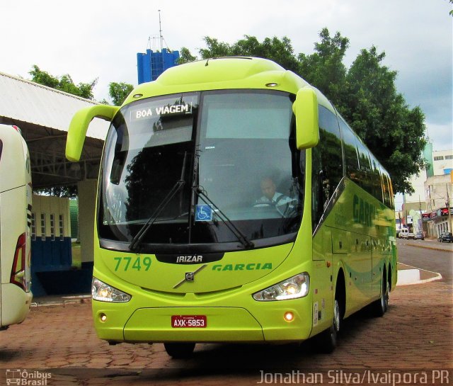 Viação Garcia 7749 na cidade de Ivaiporã, Paraná, Brasil, por Jonathan Silva. ID da foto: 5920343.