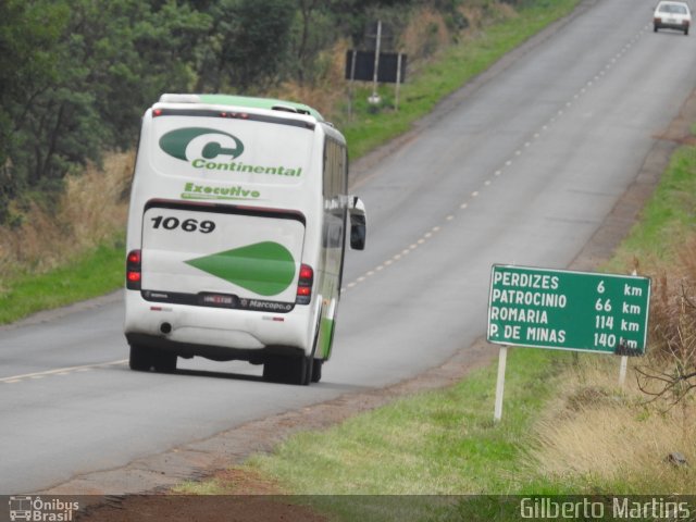 Viação Continental de Transportes 1069 na cidade de Perdizes, Minas Gerais, Brasil, por Gilberto Martins. ID da foto: 5923226.