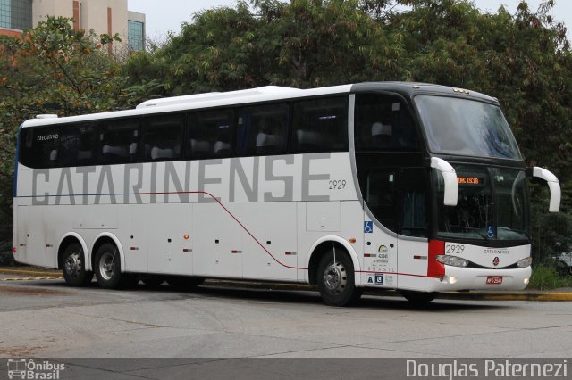 Auto Viação Catarinense 2929 na cidade de São Paulo, São Paulo, Brasil, por Douglas Paternezi. Número da foto: #5923901.
