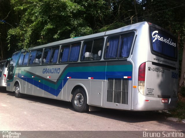 Grandino Transportes 1800 na cidade de Taboão da Serra, São Paulo, Brasil, por Bruno Santino. Número da foto: #5925719.
