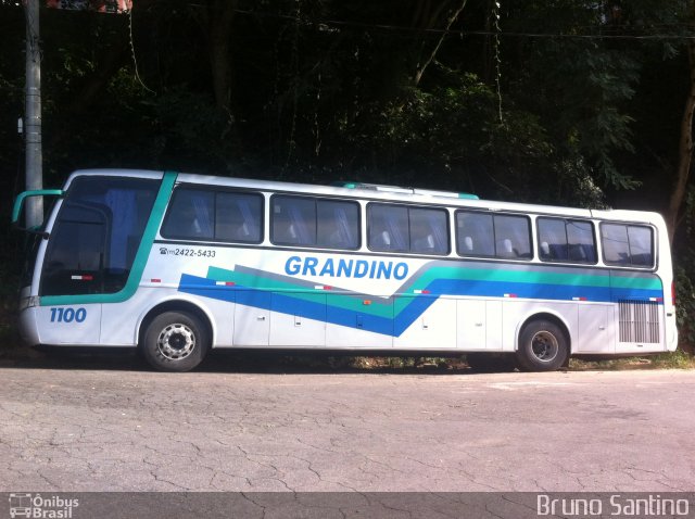 Grandino Transportes 1100 na cidade de Taboão da Serra, São Paulo, Brasil, por Bruno Santino. Número da foto: #5925721.