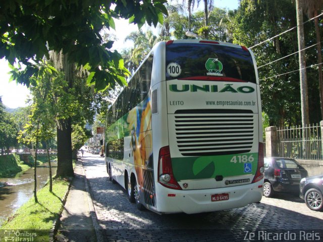 Empresa União de Transportes 4186 na cidade de Petrópolis, Rio de Janeiro, Brasil, por Zé Ricardo Reis. Número da foto: #5925848.