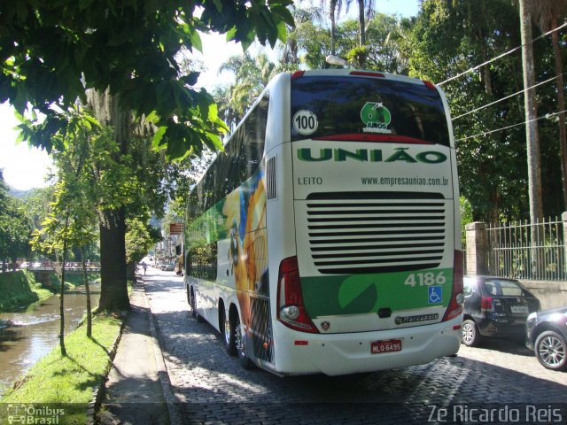 Empresa União de Transportes 4186 na cidade de Petrópolis, Rio de Janeiro, Brasil, por Zé Ricardo Reis. ID da foto: 5925848.