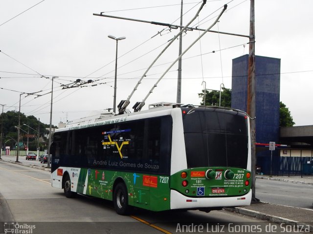 Metra - Sistema Metropolitano de Transporte 7207 na cidade de São Paulo, São Paulo, Brasil, por André Luiz Gomes de Souza. Número da foto: #5929849.