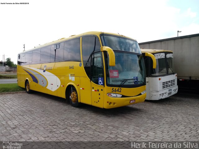 Transportes Coletivos Pérola do Oeste 5642 na cidade de Campo Largo, Paraná, Brasil, por Herik Ferreira da Silva. Número da foto: #5927992.