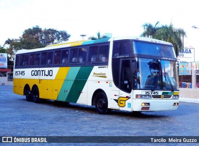 Empresa Gontijo de Transportes 15745 na cidade de Governador Valadares, Minas Gerais, Brasil, por Tarcilo  Meira Guzzo. ID da foto: 5989997.