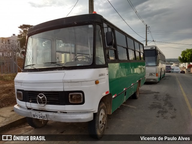 Ônibus Particulares 2400 na cidade de Santo Antônio do Monte, Minas Gerais, Brasil, por Vicente de Paulo Alves. Número da foto: #5991504.