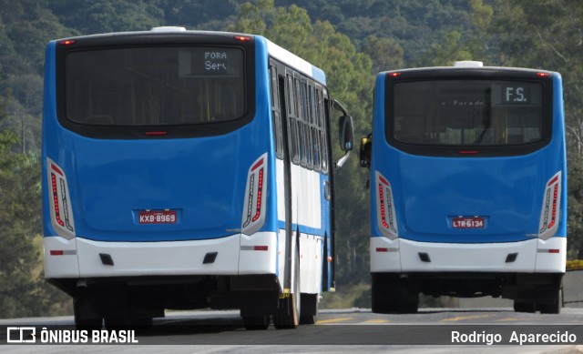 Ônibus Particulares 8969 na cidade de Conselheiro Lafaiete, Minas Gerais, Brasil, por Rodrigo  Aparecido. Número da foto: #5995427.
