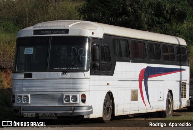 Ônibus Particulares 4323 na cidade de Conselheiro Lafaiete, Minas Gerais, Brasil, por Rodrigo  Aparecido. ID da foto: 5995337.