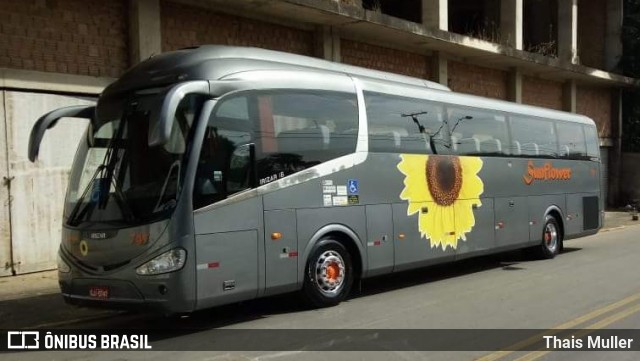 Sunflower Turismo 747 na cidade de Aparecida, São Paulo, Brasil, por Thais Muller. ID da foto: 5997744.