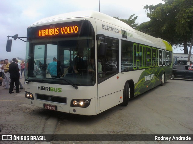 Volvo Hibribus na cidade de Brasil, por Rodney Andrade. ID da foto: 5997499.