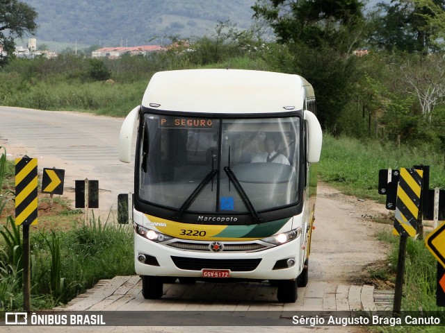 Empresa Gontijo de Transportes 3220 na cidade de Almenara, Minas Gerais, Brasil, por Sérgio Augusto Braga Canuto. ID da foto: 5997809.