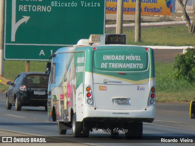 Petrobrás - BR Distribuidora 7060 na cidade de Santa Maria, Distrito Federal, Brasil, por Ricardo Vieira. ID da foto: 6008450.