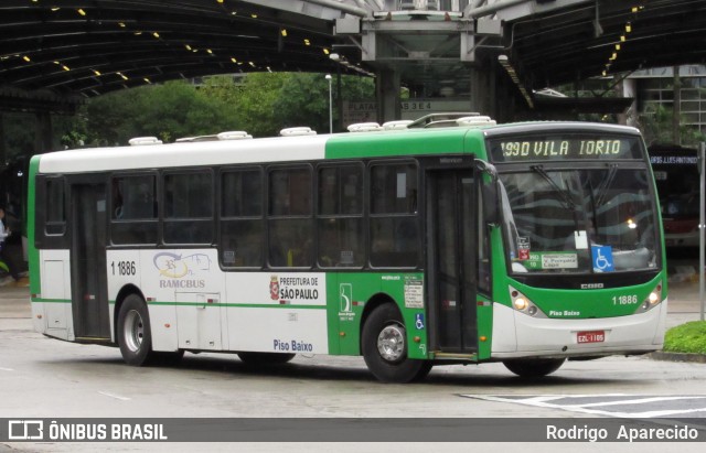 Viação Santa Brígida 1 1886 na cidade de São Paulo, São Paulo, Brasil, por Rodrigo  Aparecido. ID da foto: 6011329.