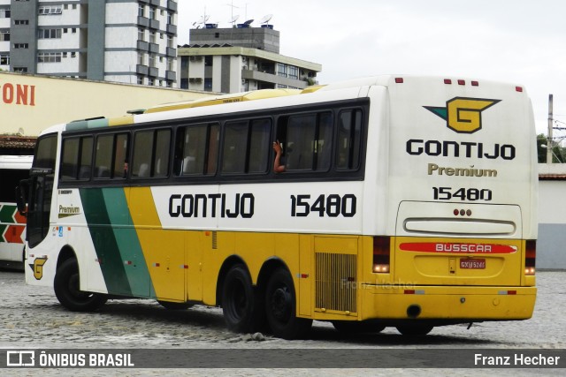 Empresa Gontijo de Transportes 15480 na cidade de Teófilo Otoni, Minas Gerais, Brasil, por Franz Hecher. ID da foto: 6013949.