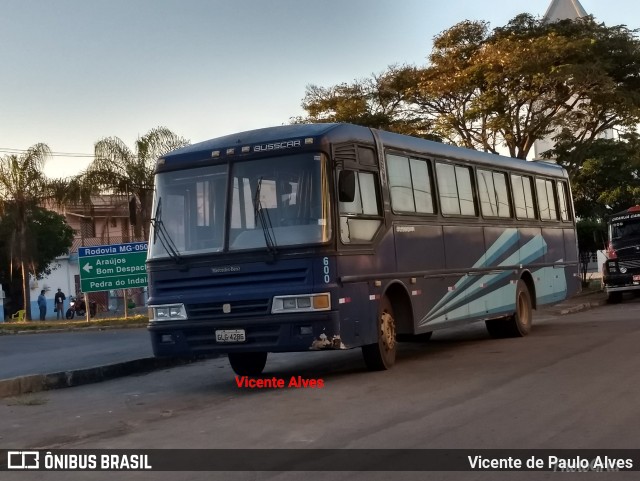Ônibus Particulares 600 na cidade de Santo Antônio do Monte, Minas Gerais, Brasil, por Vicente de Paulo Alves. Número da foto: #6015062.