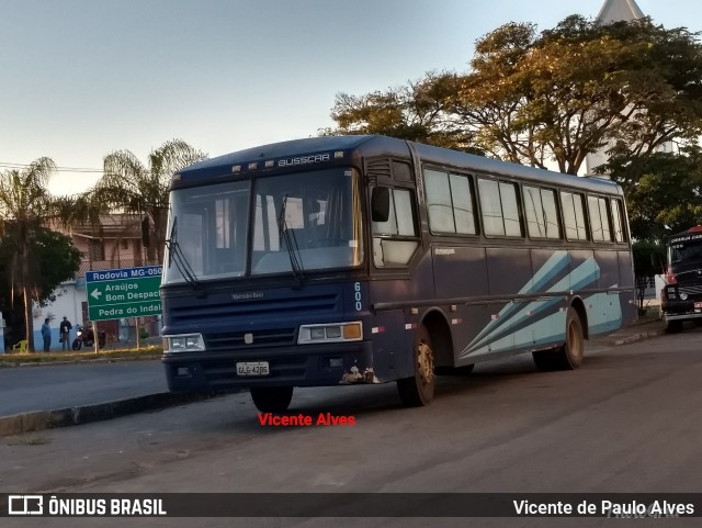 Ônibus Particulares 600 na cidade de Santo Antônio do Monte, Minas Gerais, Brasil, por Vicente de Paulo Alves. ID da foto: 6015062.