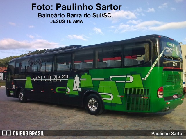 Santa Luzia Transporte e Turismo - Geneve Turismo 2011 na cidade de Balneário Camboriú, Santa Catarina, Brasil, por Paulinho Sartor. Número da foto: #6015135.