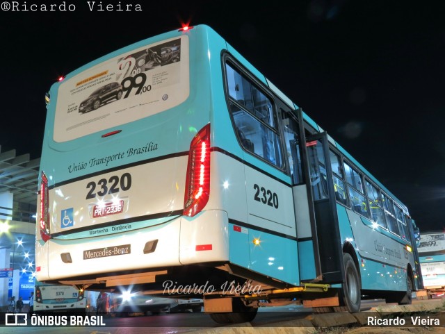 UTB - União Transporte Brasília 2320 na cidade de Brasília, Distrito Federal, Brasil, por Ricardo Vieira. Número da foto: #6019113.