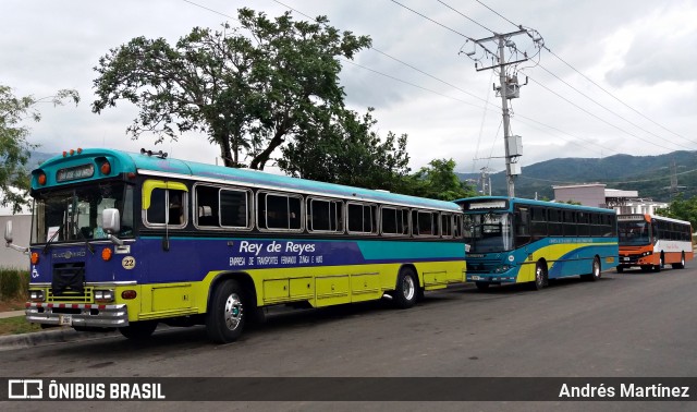 Transportes Zúñiga S.A. 22 na cidade de Costa Rica, Mato Grosso do Sul, Brasil, por Andrés Martínez Rodríguez. Número da foto: #6020564.