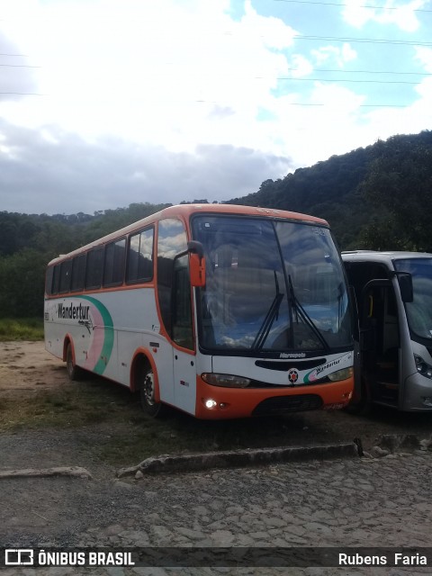 Wandertur Turismo 1300 na cidade de Conselheiro Lafaiete, Minas Gerais, Brasil, por Rubens  Faria. ID da foto: 6022240.