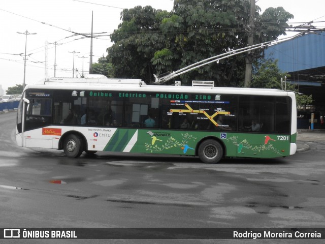 Metra - Sistema Metropolitano de Transporte 7201 na cidade de Santo André, São Paulo, Brasil, por Rodrigo Moreira Correia. ID da foto: 6023822.