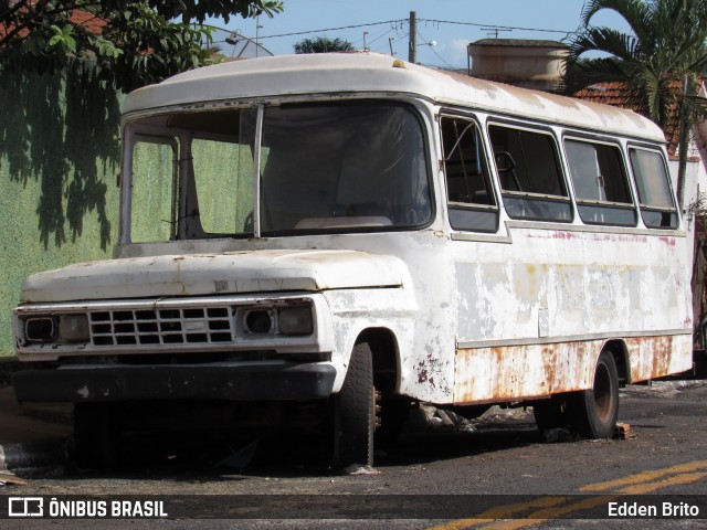 Sucata e Desmanches 0000 na cidade de Rio Verde, Goiás, Brasil, por Edden Brito. ID da foto: 6023712.