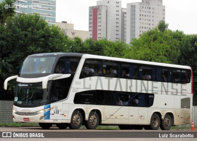 Auto Viação Catarinense 3525 na cidade de Curitiba, Paraná, Brasil, por Luiz Scarabotto . ID da foto: 5976569.