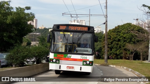 Metra - Sistema Metropolitano de Transporte 7056 na cidade de São Bernardo do Campo, São Paulo, Brasil, por Felipe Pereira Evangelista. Número da foto: #6027467.