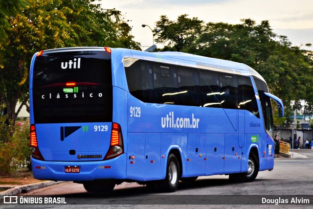 UTIL - União Transporte Interestadual de Luxo 9129 na cidade de Mogi das Cruzes, São Paulo, Brasil, por Douglas Alvim. ID da foto: 5978785.