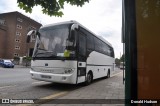 Ônibus Particulares  na cidade de Hitchin, Hertfordshire, Inglaterra, por Donald Hudson. ID da foto: :id.