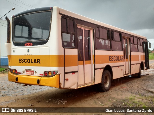 Escolares 5210 na cidade de Ji-Paraná, Rondônia, Brasil, por Gian Lucas  Santana Zardo. Número da foto: #5984133.