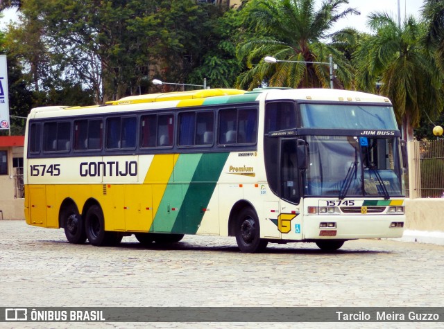 Empresa Gontijo de Transportes 15745 na cidade de Governador Valadares, Minas Gerais, Brasil, por Tarcilo  Meira Guzzo. Número da foto: #5984382.