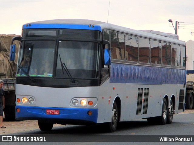 Ônibus Particulares 1703 na cidade de Piauí, Brasil, por Willian Pontual. ID da foto: 5983494.