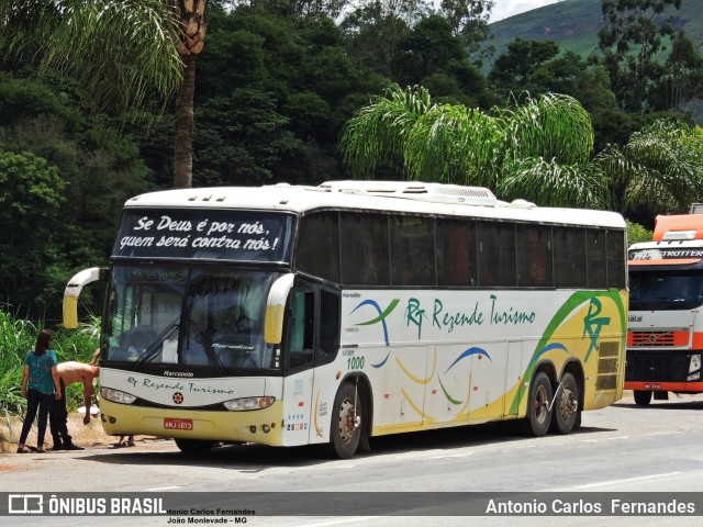 Rezende Turismo 1000 na cidade de João Monlevade, Minas Gerais, Brasil, por Antonio Carlos Fernandes. Número da foto: #5985789.