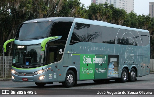 Viação Garcia 8451 na cidade de Curitiba, Paraná, Brasil, por José Augusto de Souza Oliveira. Número da foto: #6044833.